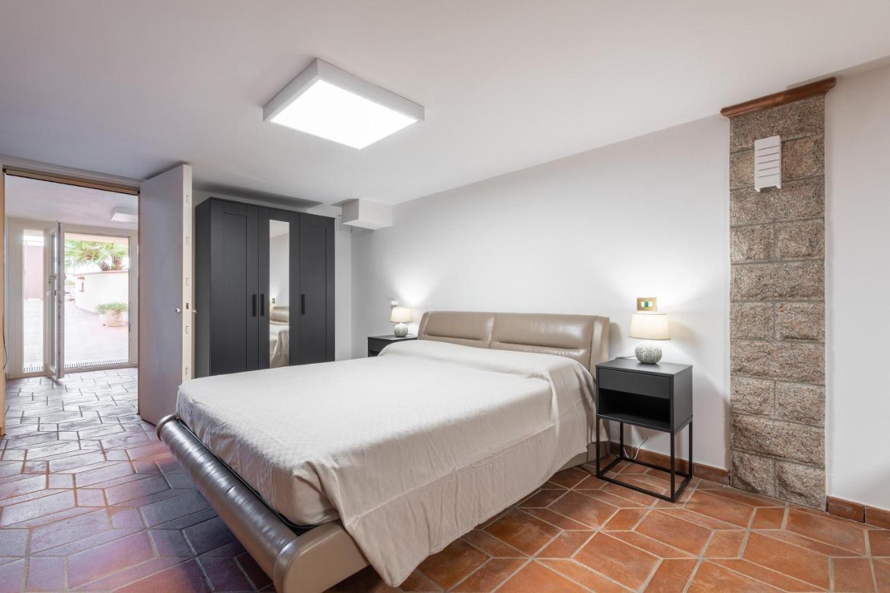 La Casa Davanti Al Mare 夸尔图-圣埃莱娜 外观 照片
