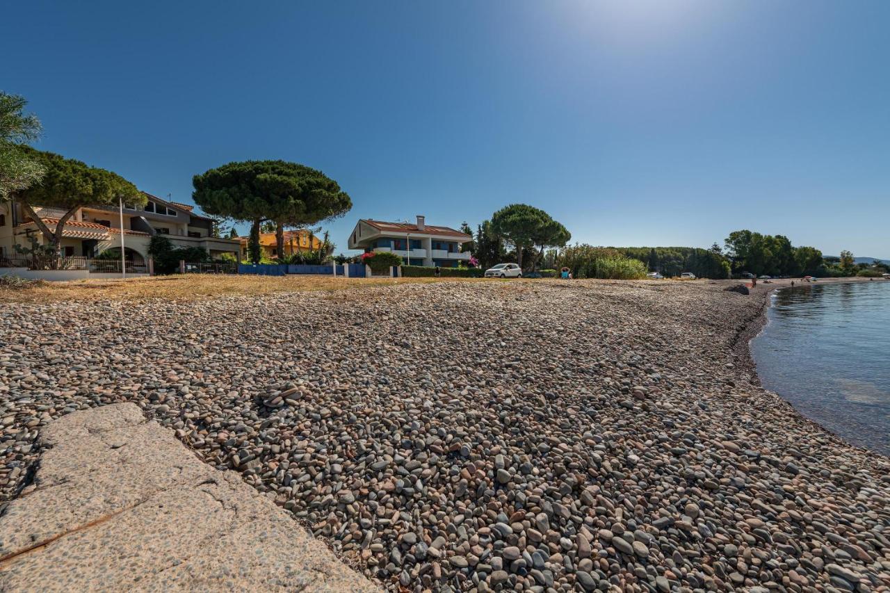 La Casa Davanti Al Mare 夸尔图-圣埃莱娜 外观 照片